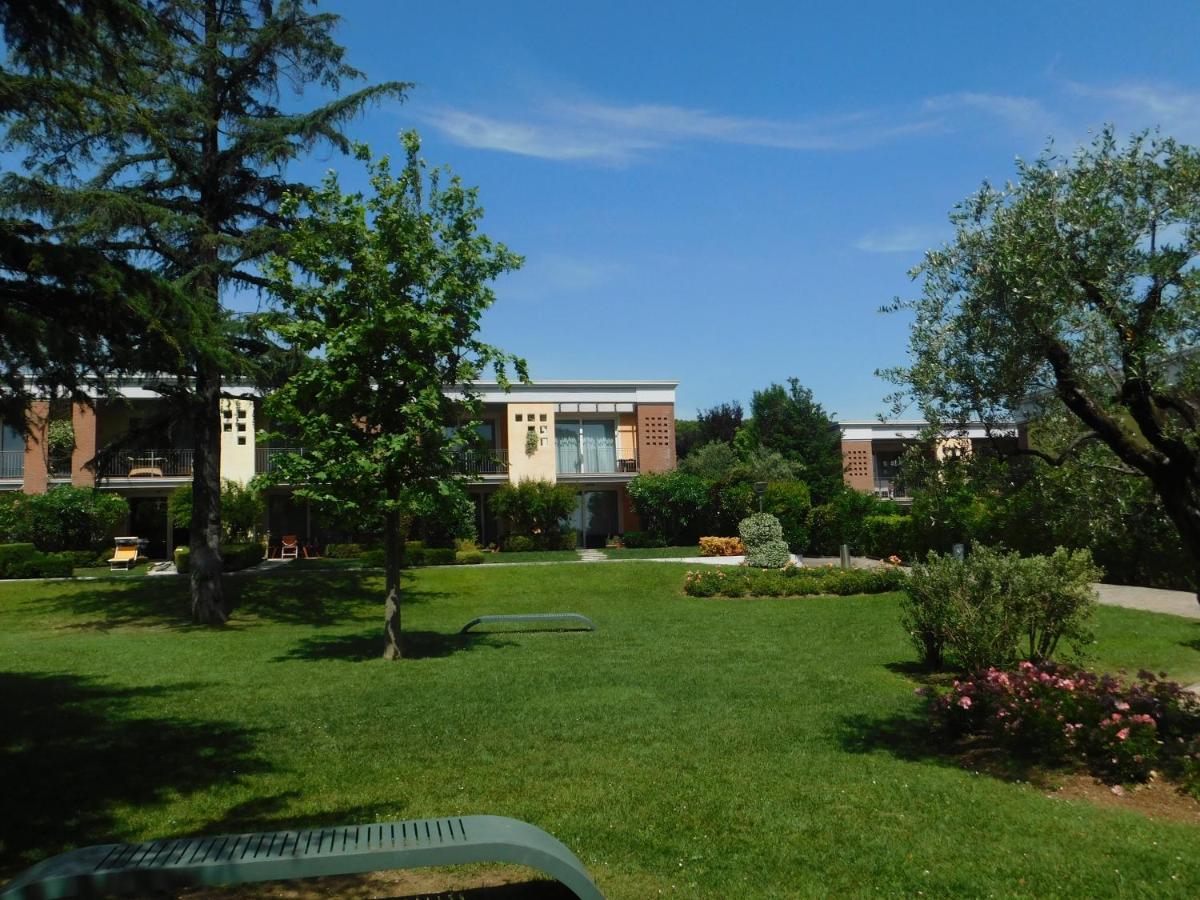 Lato Soleggiato @Gardazzurro Apartment ปาเดงเก ซุล การ์ดา ภายนอก รูปภาพ