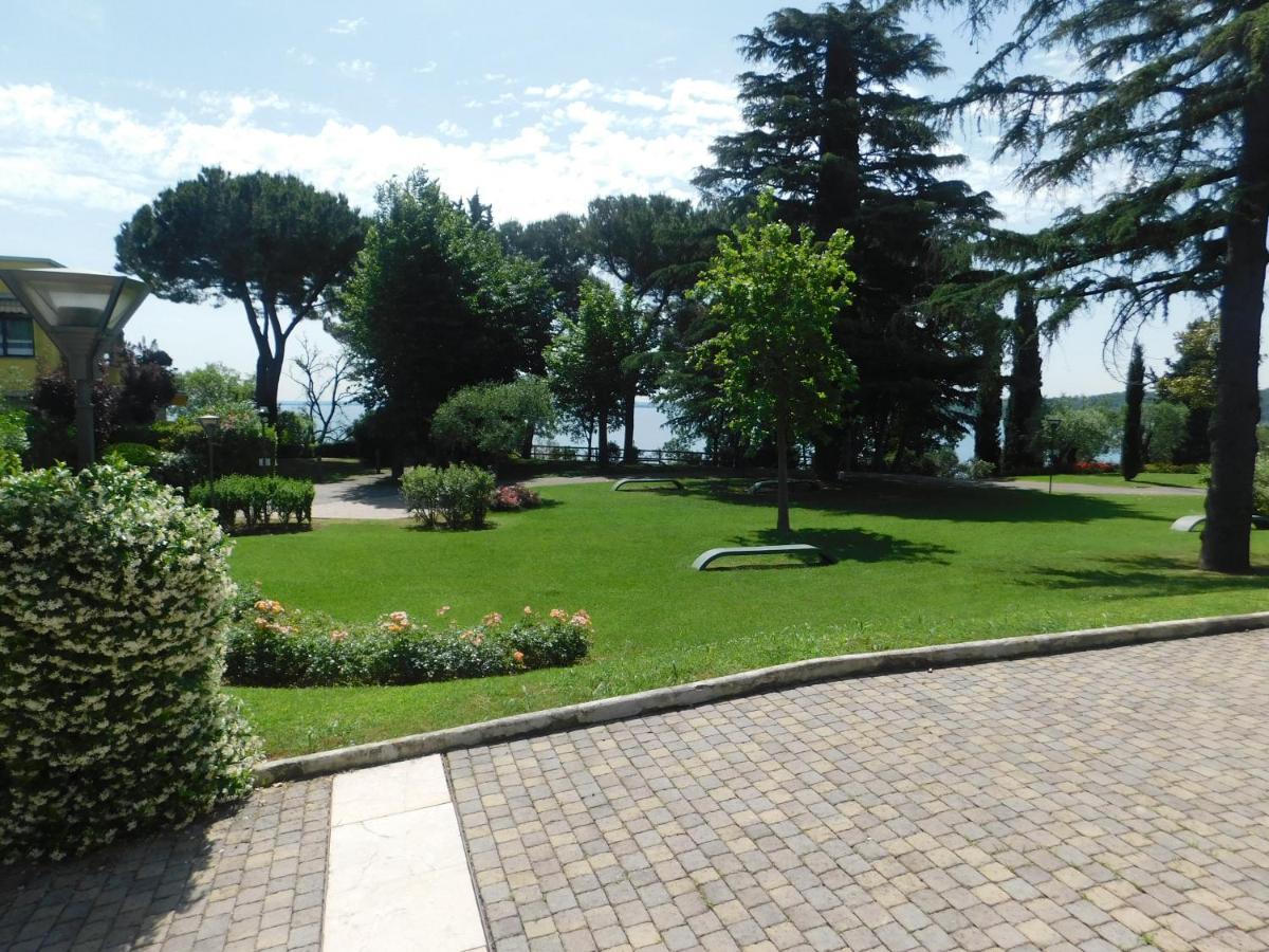 Lato Soleggiato @Gardazzurro Apartment ปาเดงเก ซุล การ์ดา ภายนอก รูปภาพ