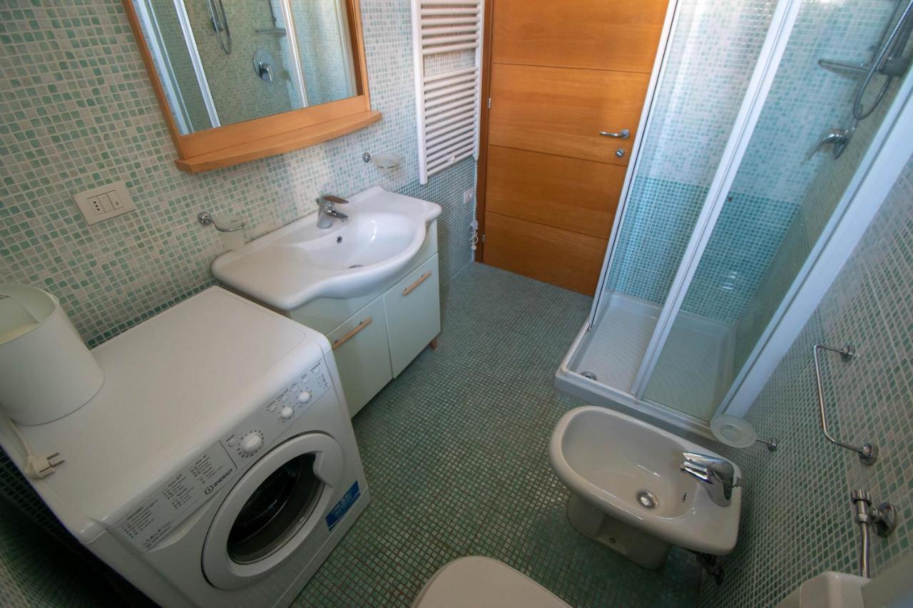 Lato Soleggiato @Gardazzurro Apartment ปาเดงเก ซุล การ์ดา ภายนอก รูปภาพ