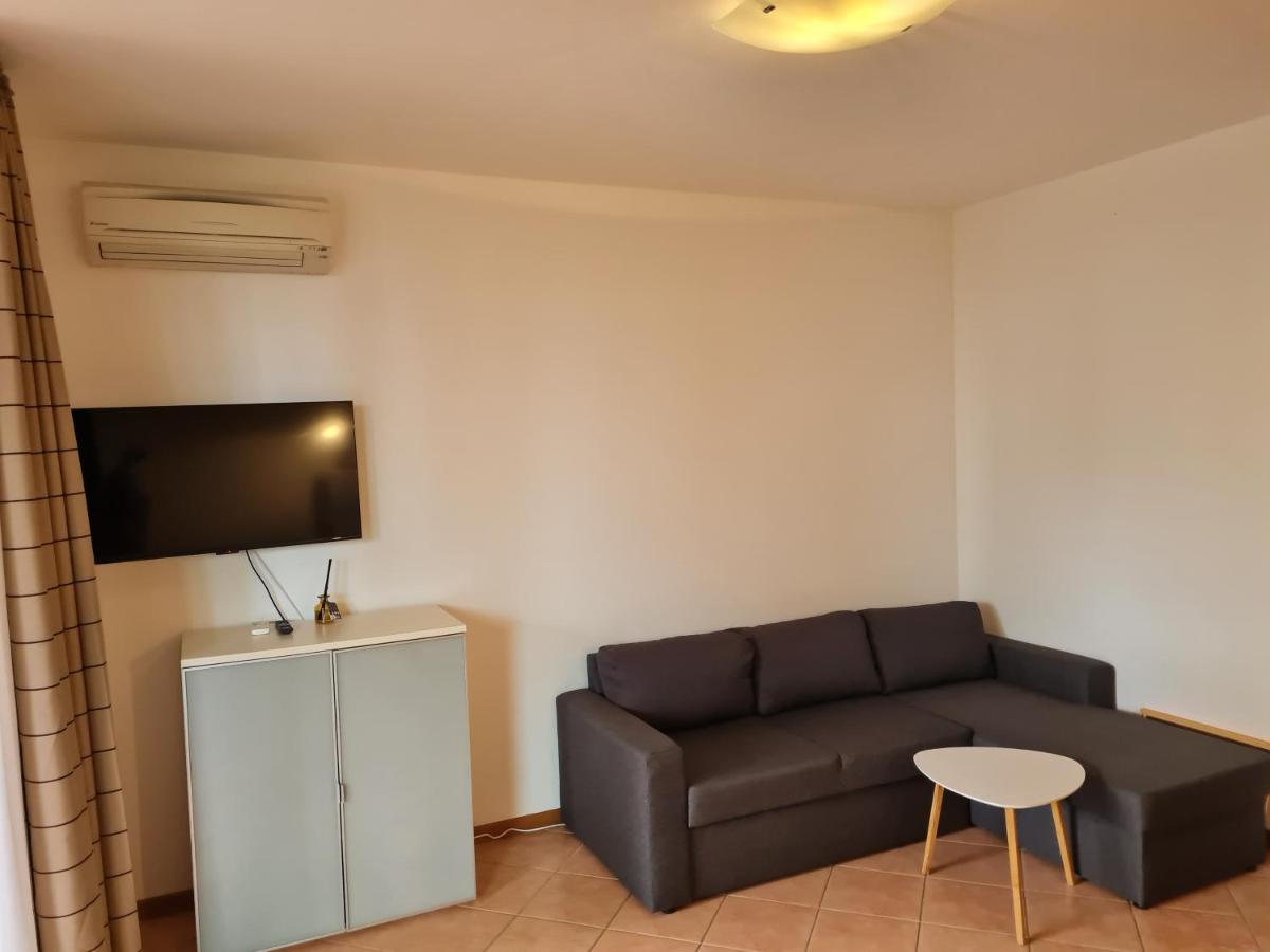 Lato Soleggiato @Gardazzurro Apartment ปาเดงเก ซุล การ์ดา ภายนอก รูปภาพ